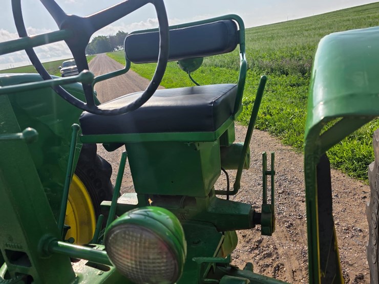 john-deere-b-image-11