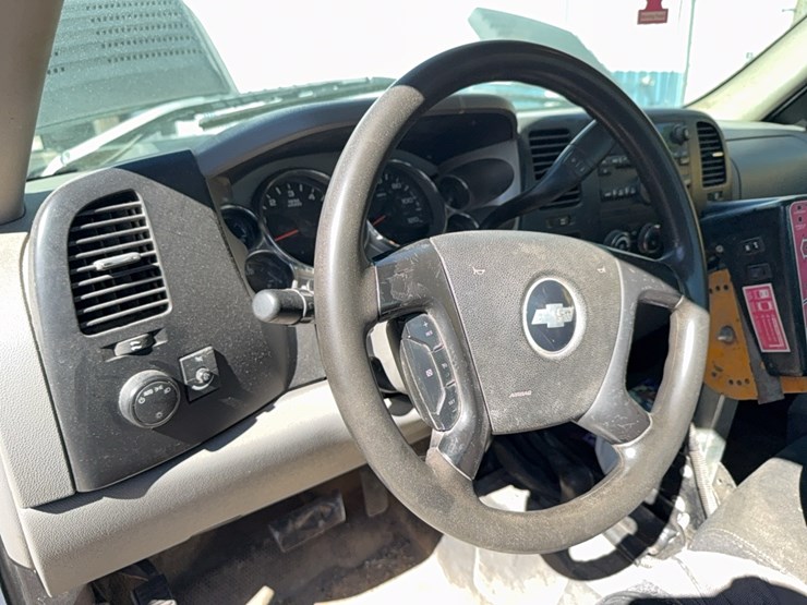 2008-chevrolet-2500-image-23