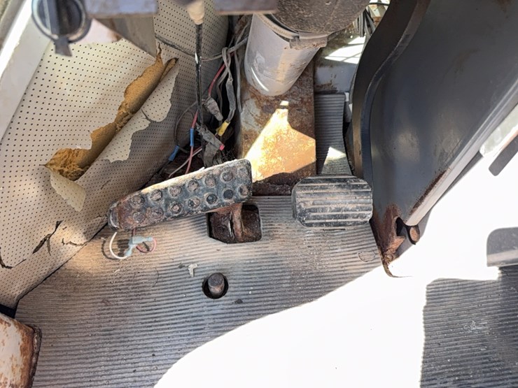 jd-444g-end-loader-image-31