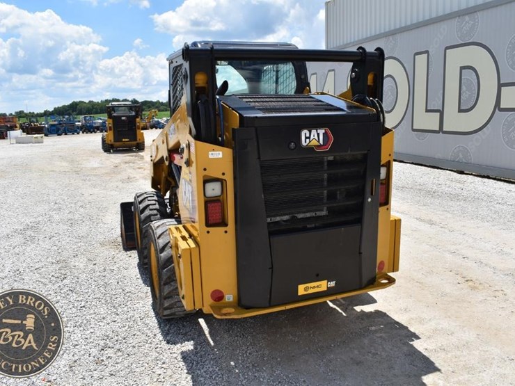 2023-caterpillar-242d3-image-14