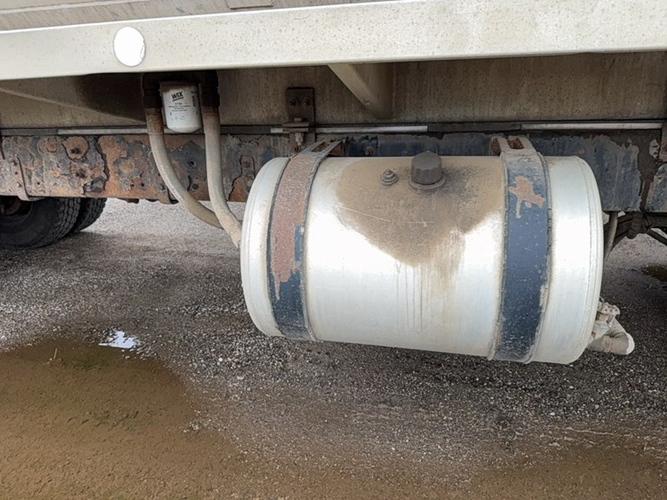 2007-freightliner-bulk-feed-truck-image-24