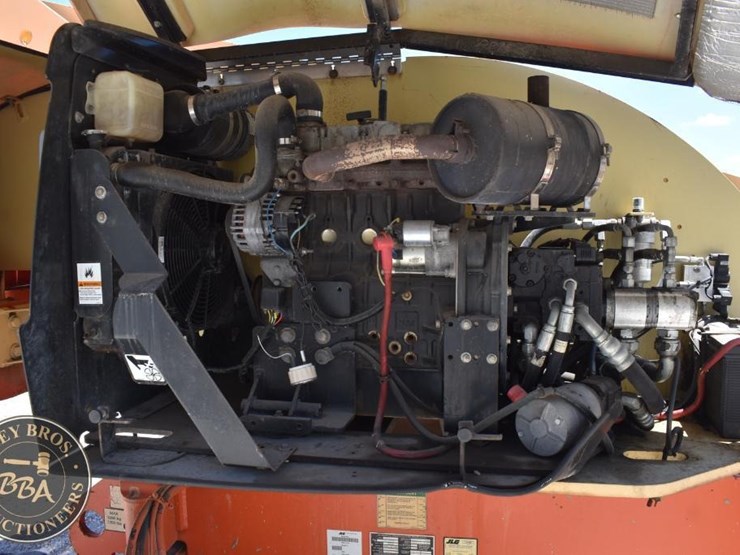 2005-jlg-400s-image-18