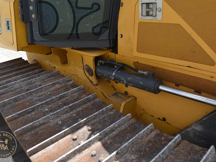 2022-deere-650k-lgp-image-51