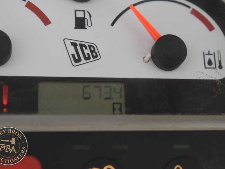 2014-jcb-190-image-37