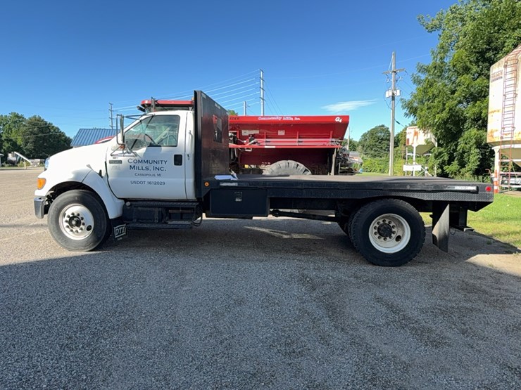 2005-ford-f750-image-5