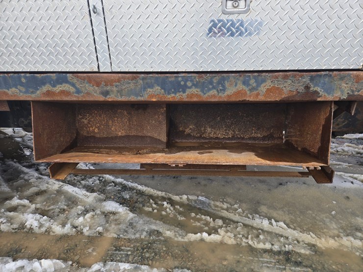 #60855-•-2002-sterling-flatbed-truck-image-25