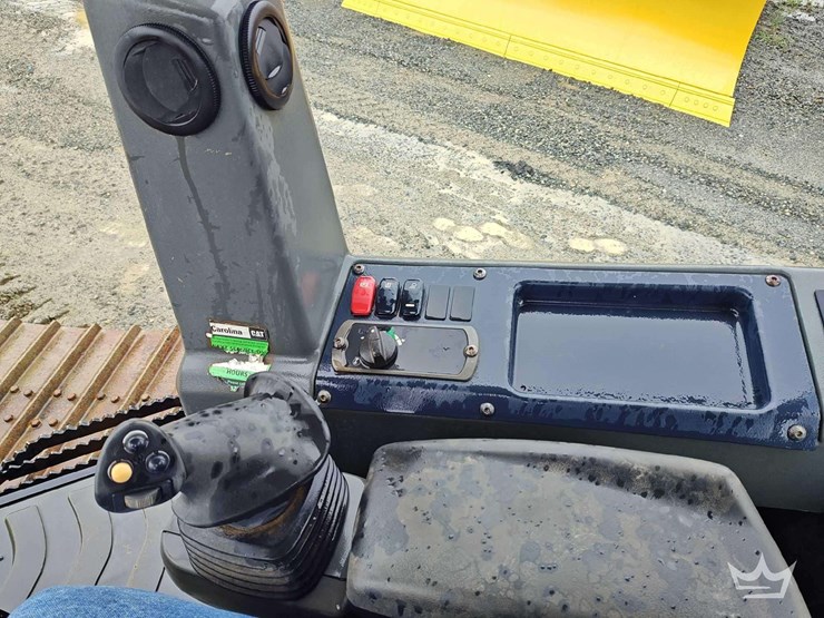 2020-caterpillar-d1-image-10