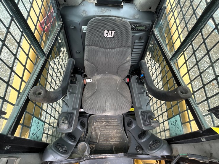 2022-caterpillar-262d3-image-56