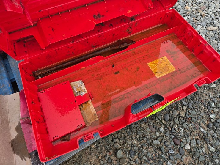 #6327-•-hilti-te-1000-avr-demolition-hammer-and-hdm-500-adhesive-injector-image-6