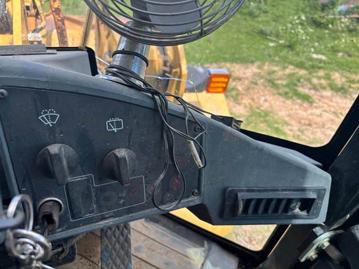 caterpillar-928g-image-50