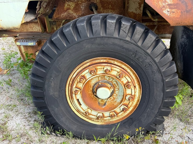 #1356-•-euclid-spotter-truck-image-43