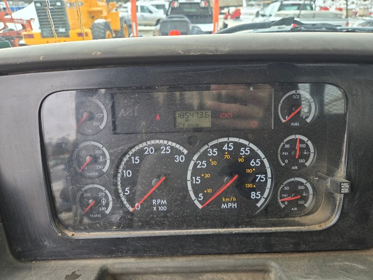 #60855-•-2002-sterling-flatbed-truck-image-66