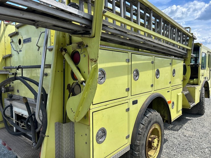 #5028-•-1991-amertek-2500-l-fire-truck-image-22