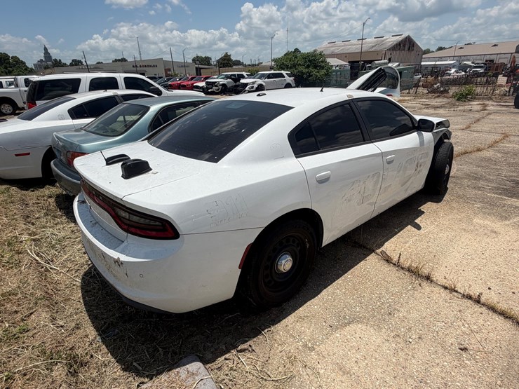 #76-•-2018-dodge-charger-image-3