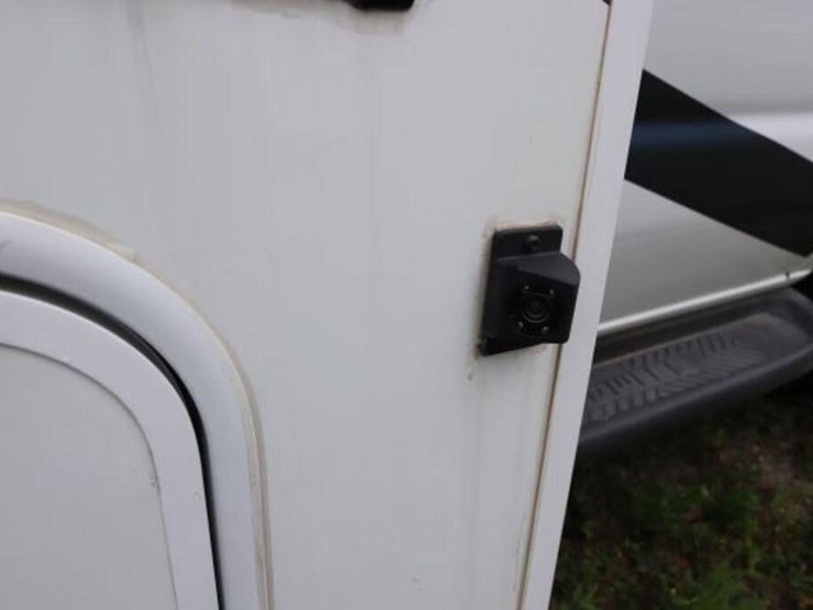 2025-ford-transit-image-56