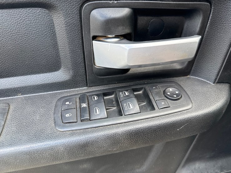 2019-dodge-3500-image-51