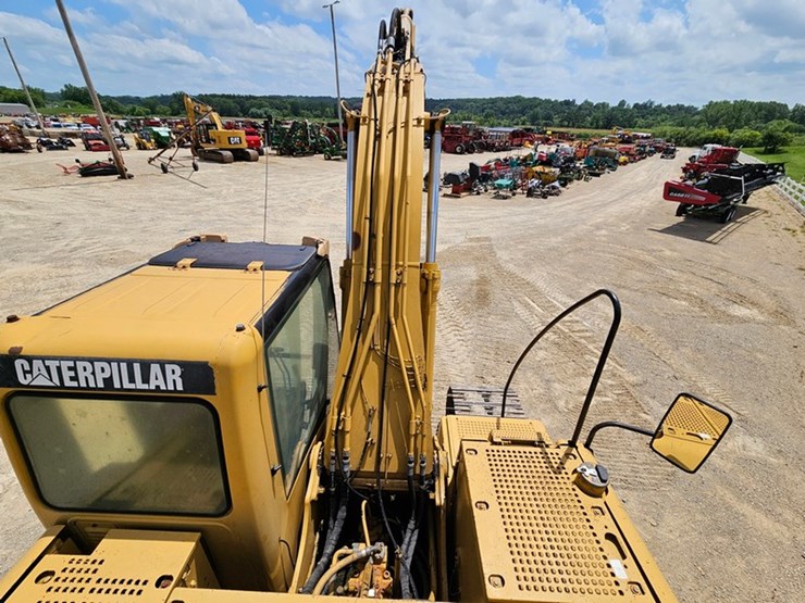 caterpillar-320c-image-43