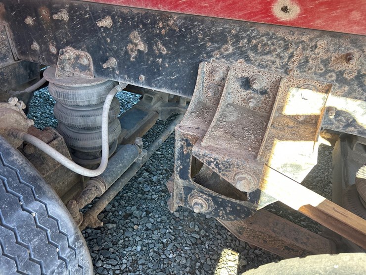 2001-mack-rd688s-image-39