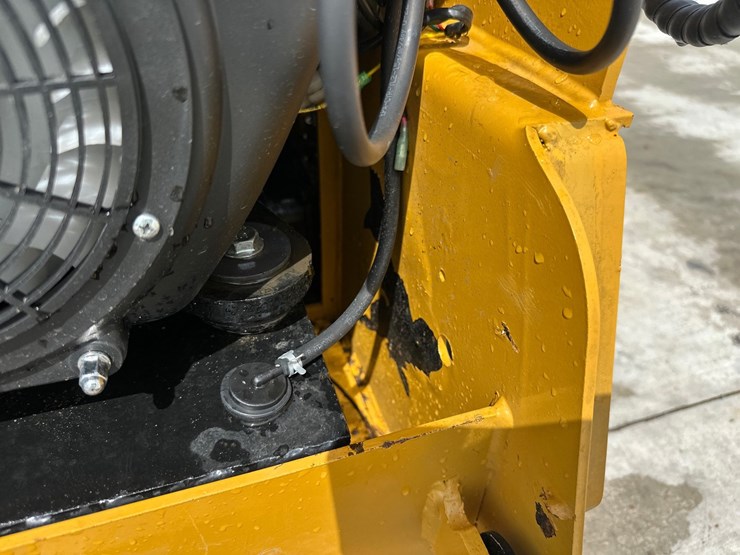 #5141-•-2025-agt-mx-crt23-mini-skid-steer-image-23