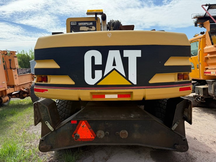 caterpillar-m318-image-4