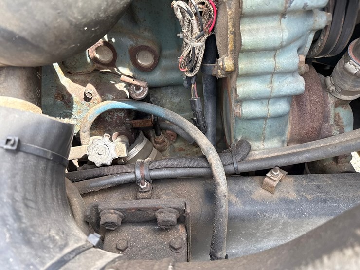 #60835-•-1991-volvo-/-gm-white-tandem-axle-storm-truck-image-24
