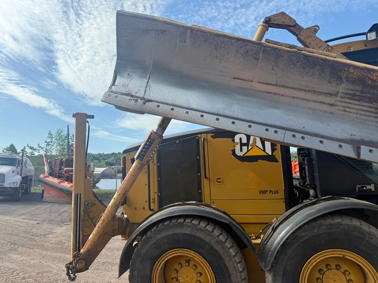 caterpillar-160m-image-42