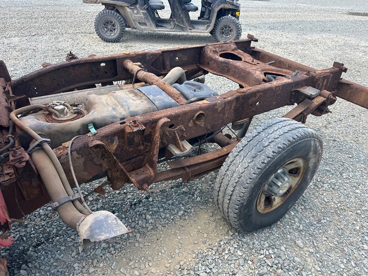 2005-chevrolet-3500-image-15