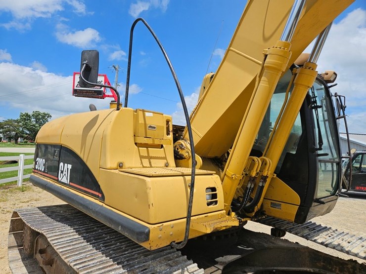 caterpillar-320c-image-32