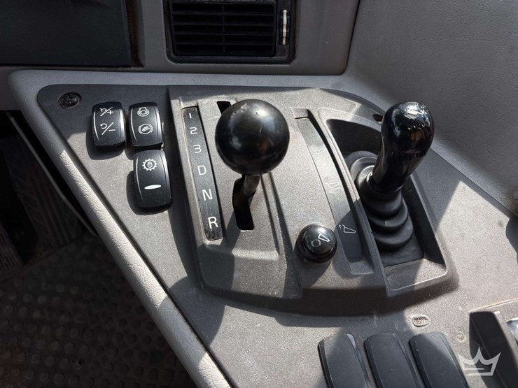 2020-volvo-a25g-image-36