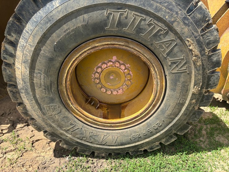 caterpillar-928g-image-103
