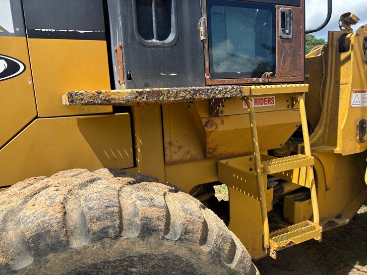 caterpillar-928g-image-22