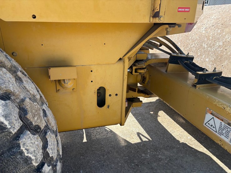 caterpillar-cs-563e-image-18