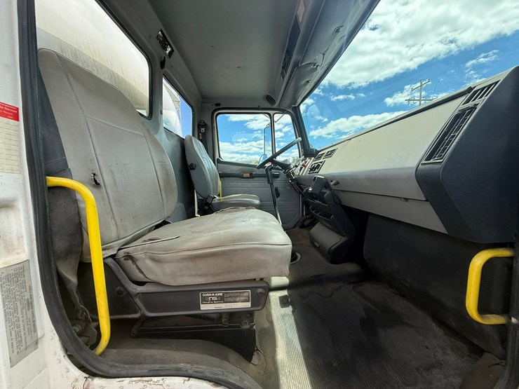 #1361-•-1995-freightliner-fuel-truck-image-49