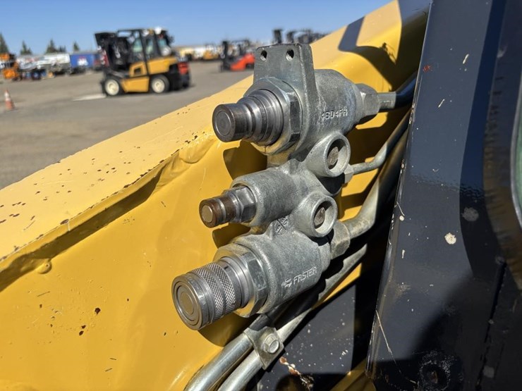 2018-yanmar-s220r-image-16