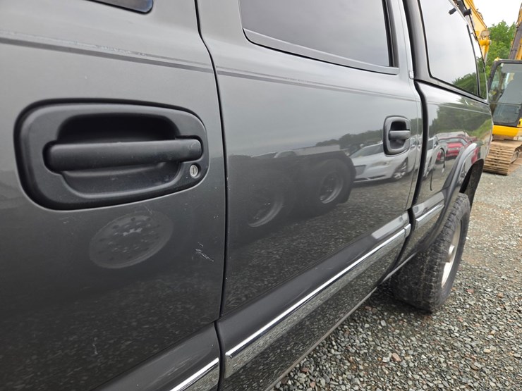 2002-gmc-1500hd-image-16