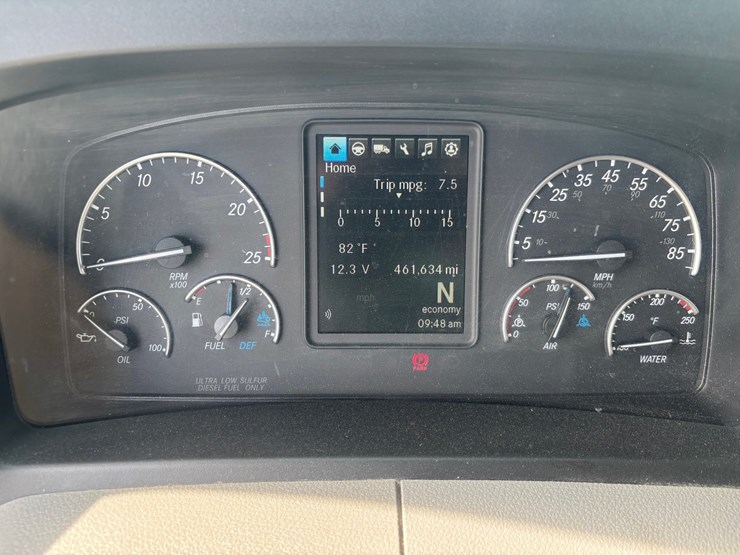 2022-freightliner-cascadia-126-image-65