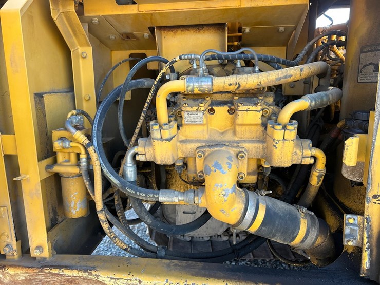 2000-deere-200-lc-image-38