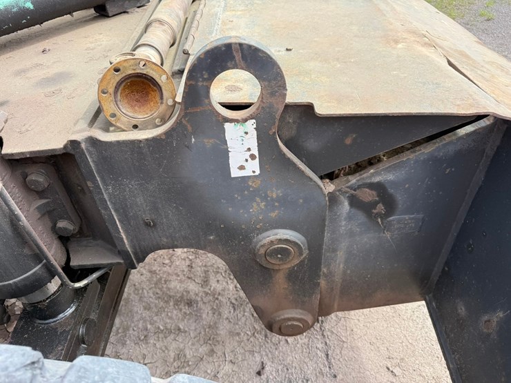 caterpillar-m318-image-38