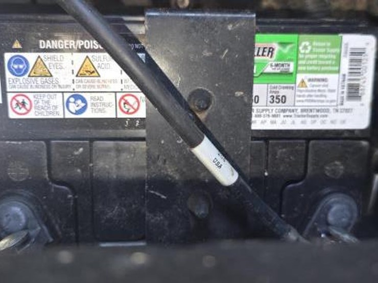 2012-john-deere-gator-image-10