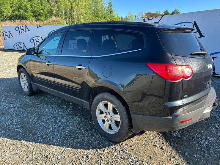 2012-chevrolet-traverse-image-3