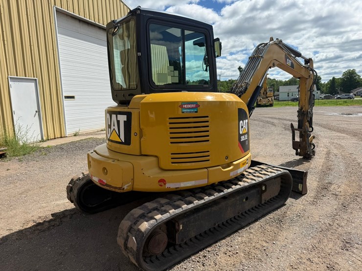 caterpillar-305.5e2-image-5