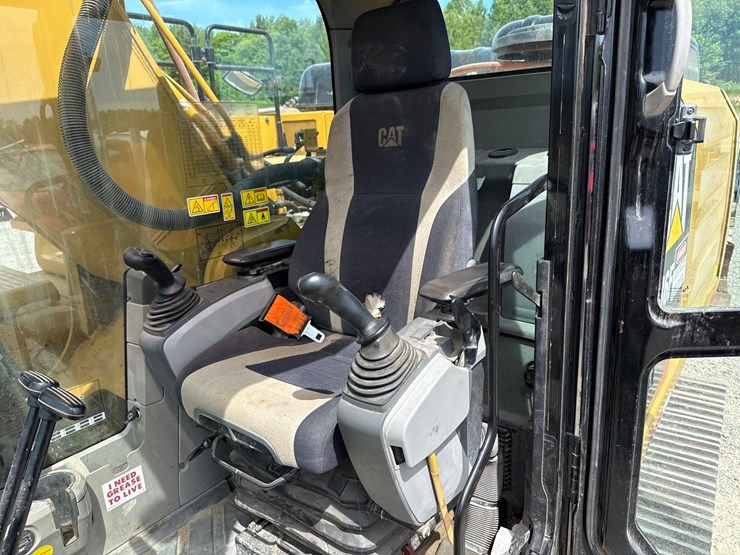 2017-caterpillar-336fl-image-65