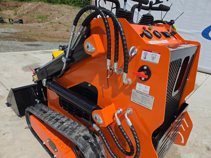 #5049-•-2026-36c-mini-skid-steer-image-16