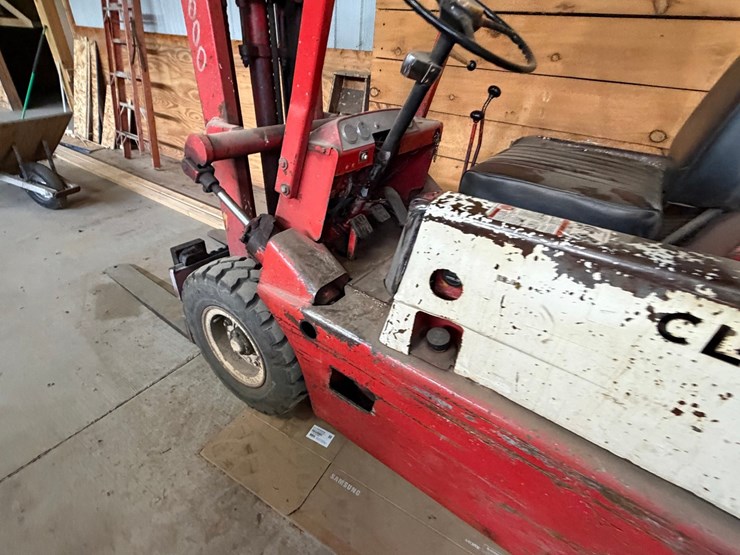 #1772-•-clark-forklift-image-8
