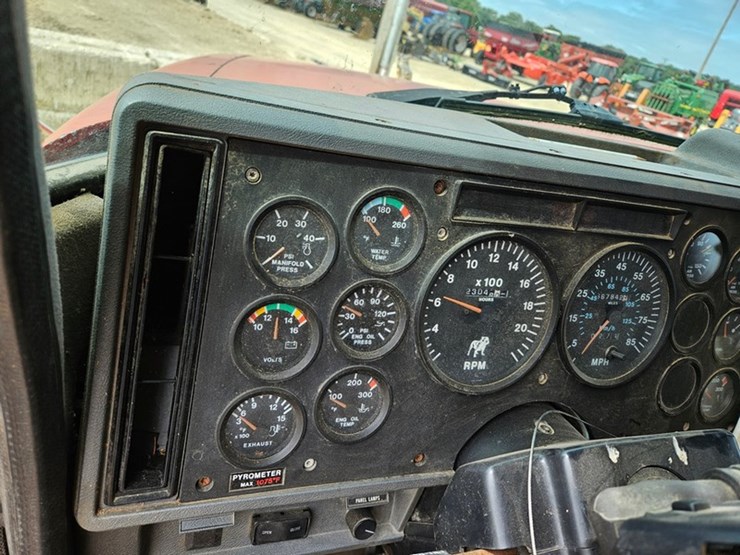 1993-mack-ch613-image-30