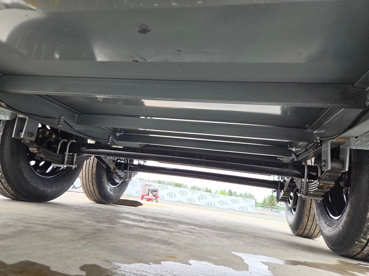 #60917-•-x-star-trailers-approx.-990-gallon-trailer-image-23