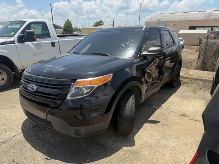#83-•-2015-ford-interceptor-image-1