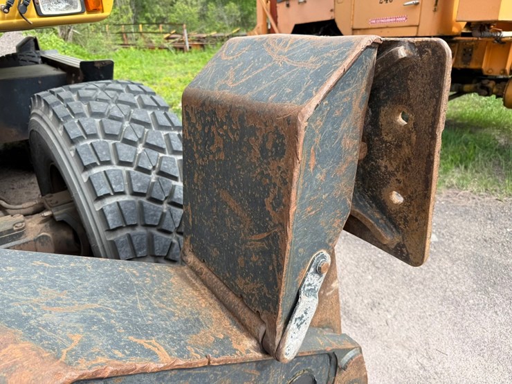 caterpillar-m318-image-31