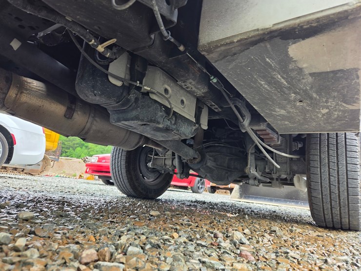 2019-ford-f350-xlt-image-38