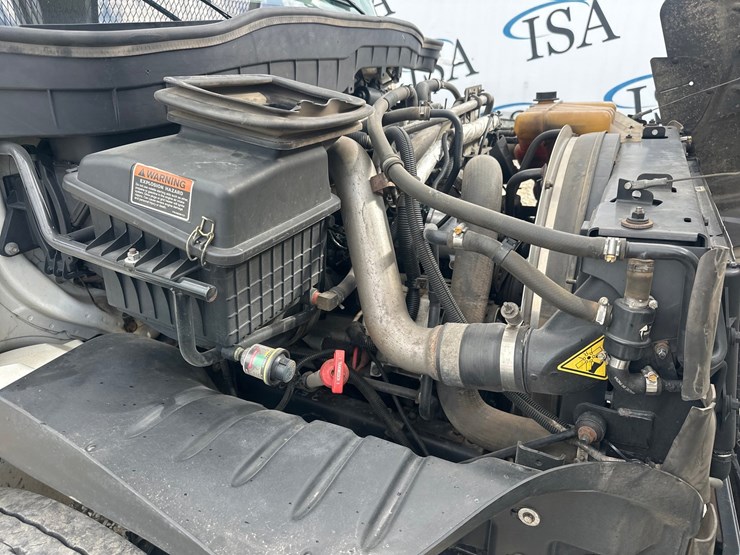 2013-international-durastar-4300-image-77